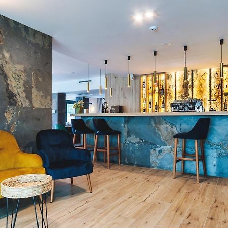 Hotel Domnitei Călimăneşti エクステリア 写真