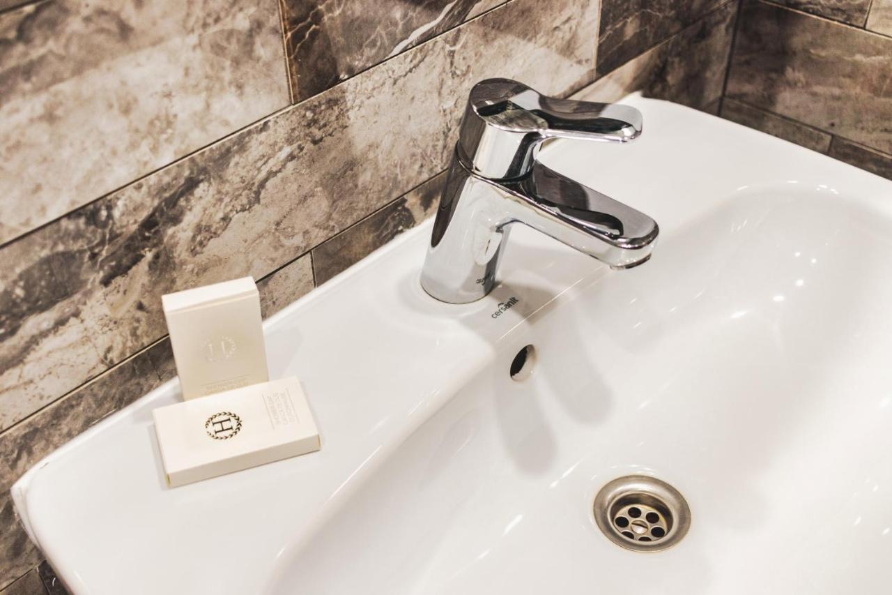 Hotel Domnitei Călimăneşti エクステリア 写真