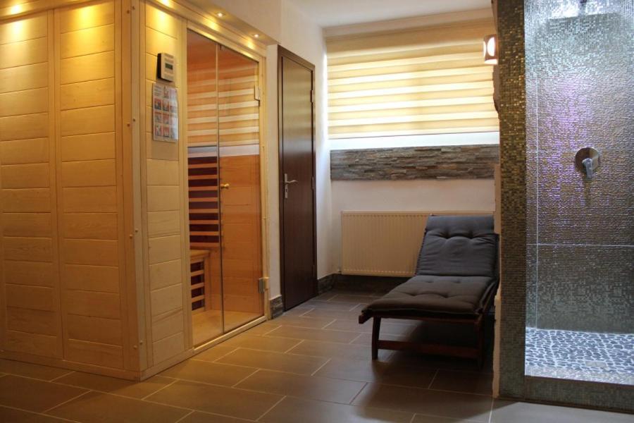 Hotel Domnitei Călimăneşti エクステリア 写真